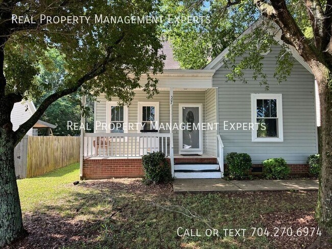 Building Photo - 507 Brookwood St