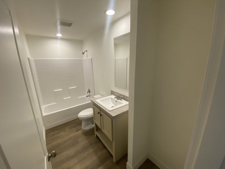 Building Photo - 2060 N Center St