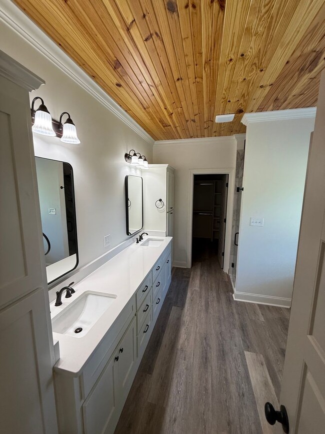 Building Photo - 118 Fawn Ct