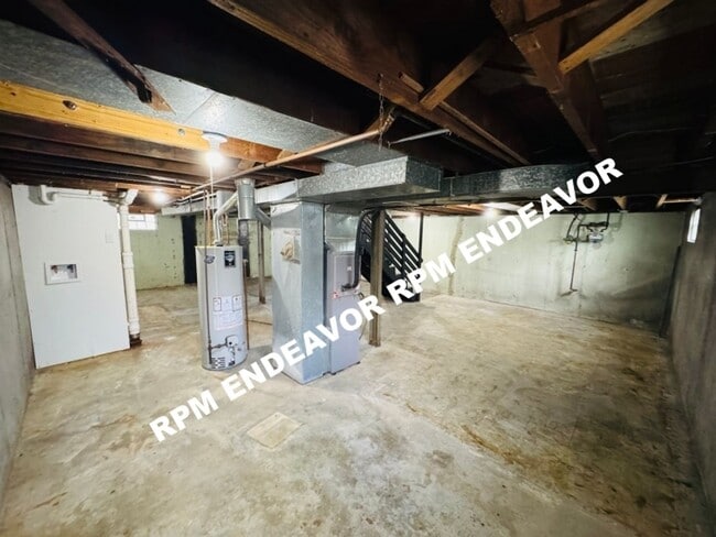 Building Photo - 2Bed/1Bath Available NOW!