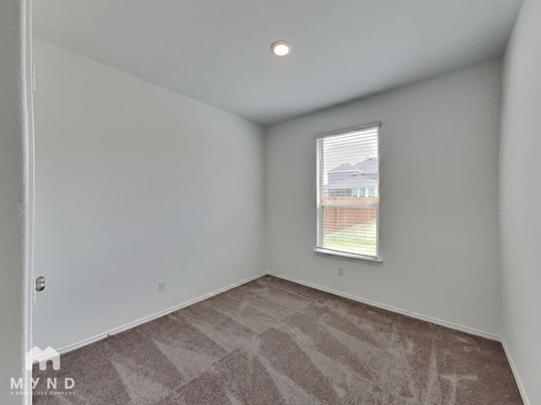 Building Photo - 332 Redonda Dr