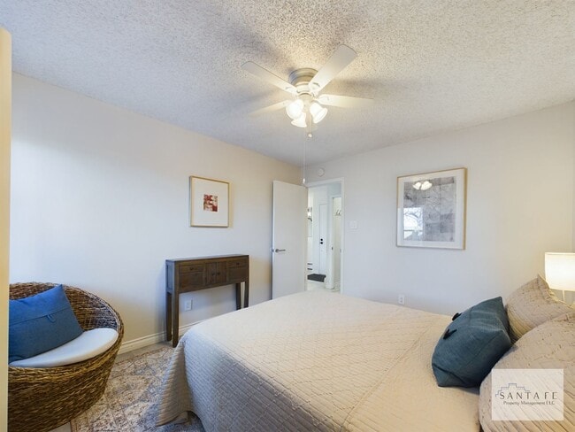 Building Photo - Gorgeous Ground Level Condo at Los Arroyos across from Hospital