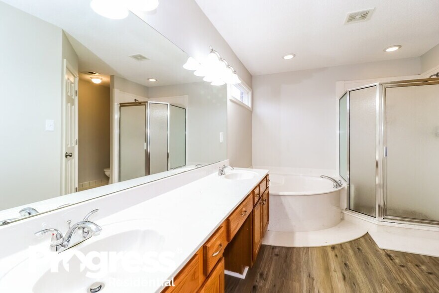 Building Photo - 6561 Karista St