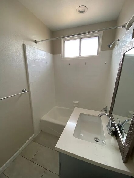 Building Photo - 15430 Freeman Ave