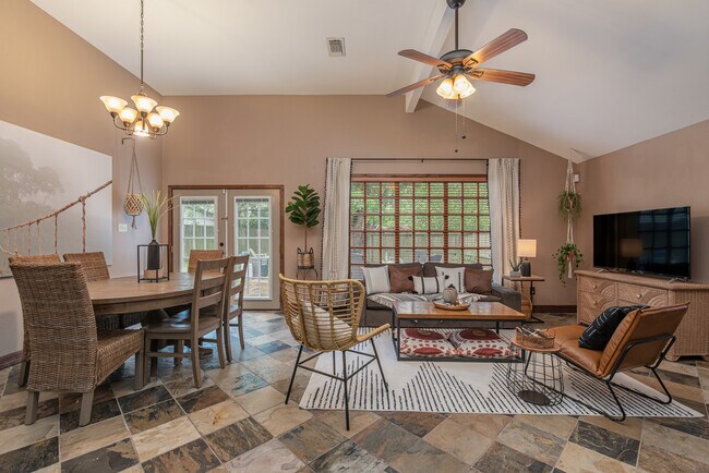 Building Photo - 20415 Linden Tree Dr