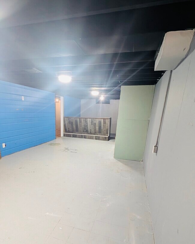 Building Photo - 1196 E Coldwater Rd