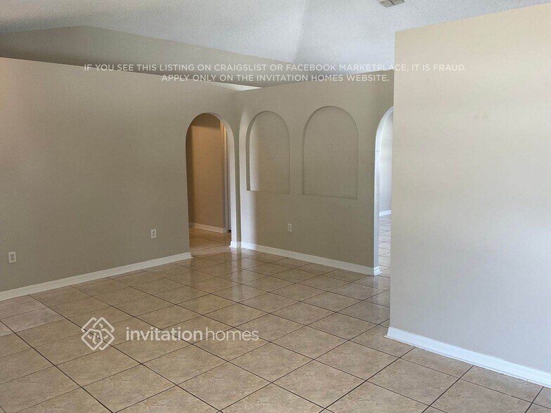 Building Photo - 1160 St Tropez Ct