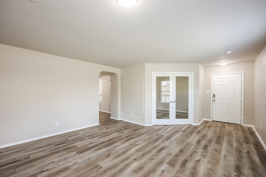 Building Photo - 13510 Sundance Scape