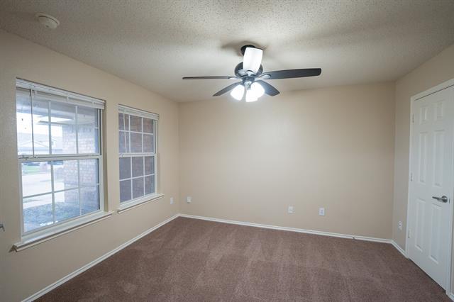 Building Photo - 233 Willow Creek Ln