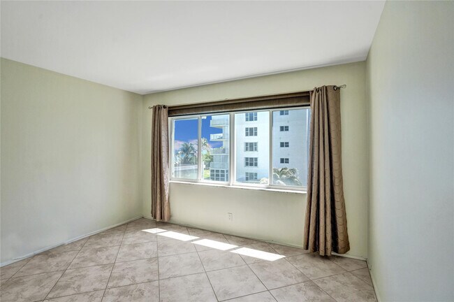 Building Photo - 1750 S Ocean Blvd