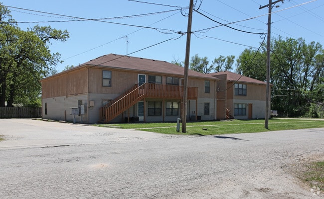 Building Photo - 111 NW Hardt Ave