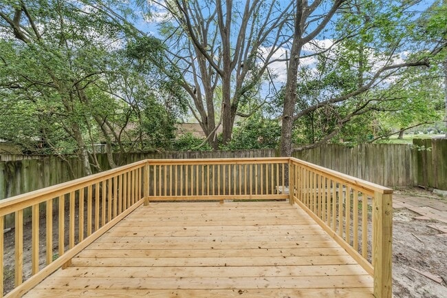 Building Photo - 25 Shady Oak Ln