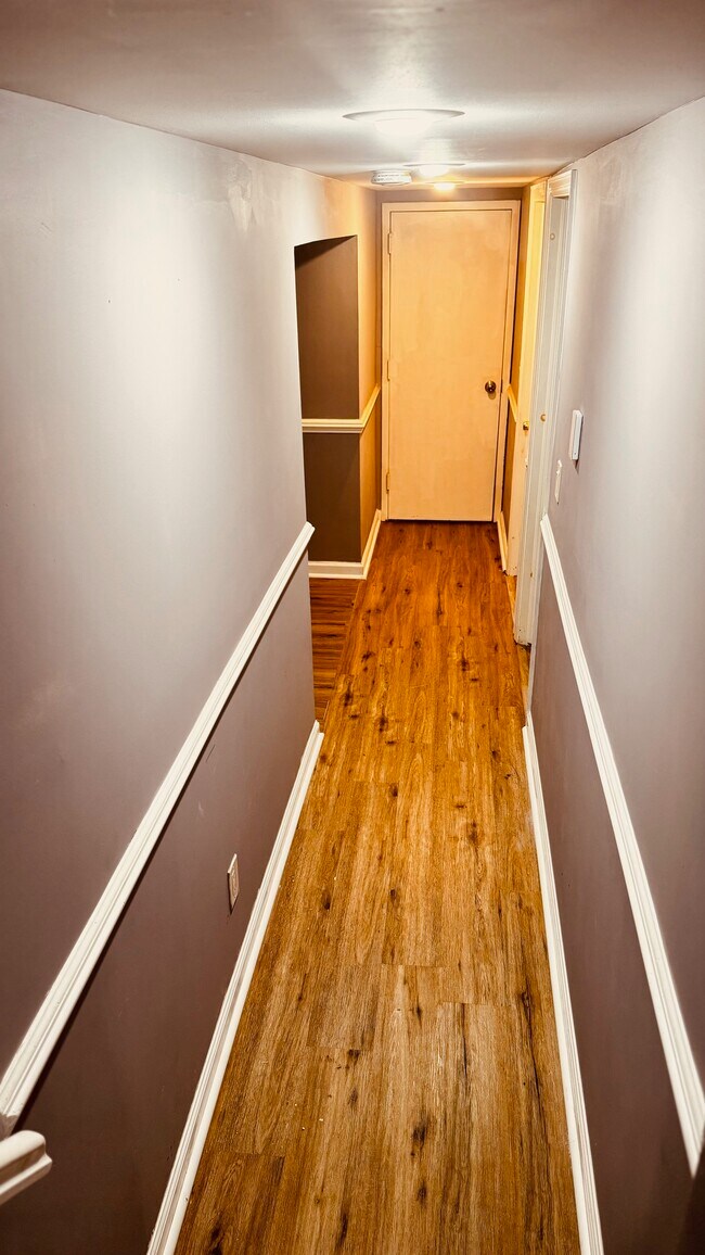 Building Photo - 609 Oxford St