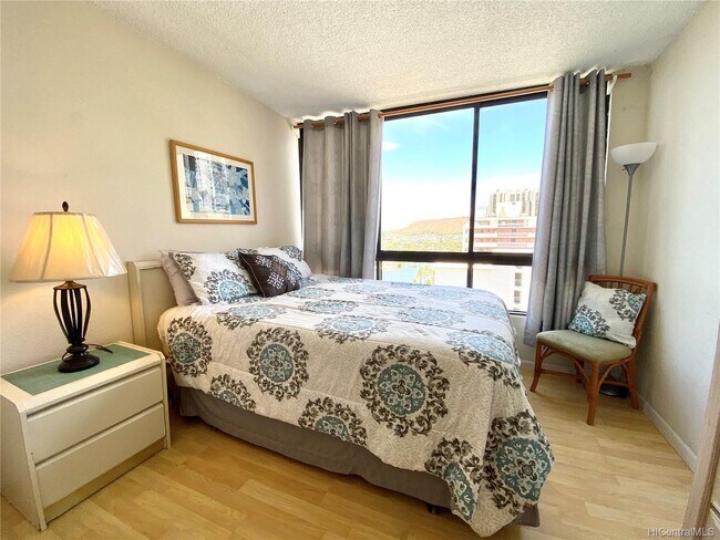 Building Photo - 320 Lili?uokalani Ave