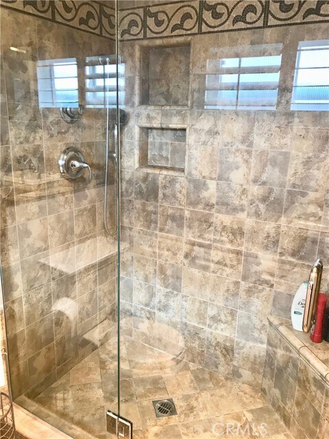 Building Photo - 334 11th St