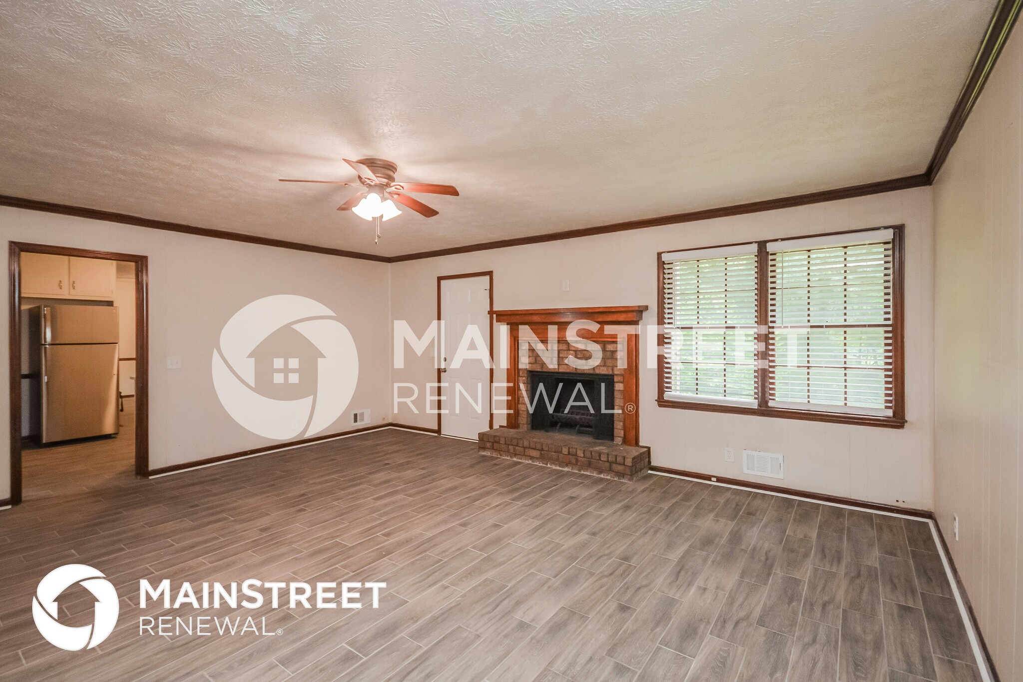 Building Photo - 2245 Pinewood Dr