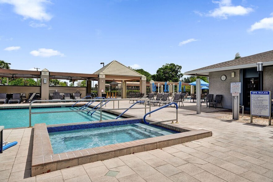 Building Photo - 1501 Cayman Way