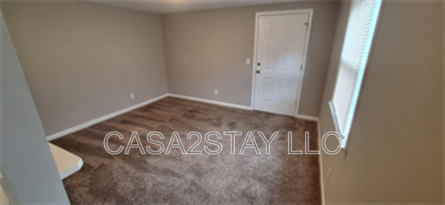 Building Photo - 1404 S Wilson Rd