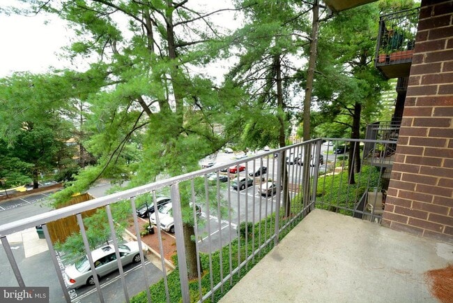 Building Photo - 75 S Reynolds St