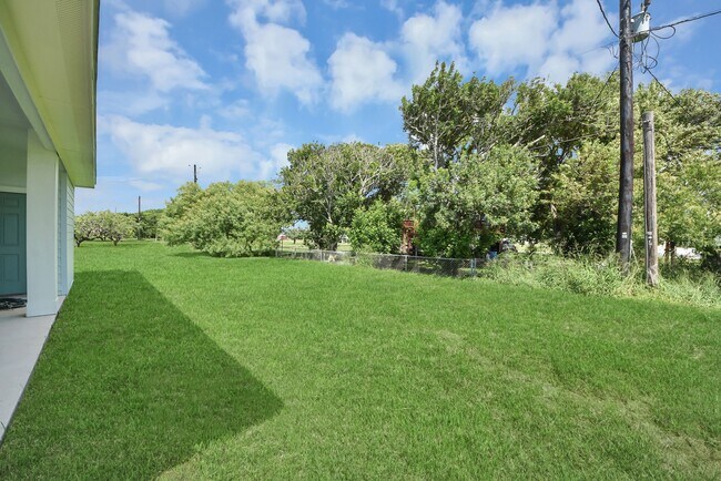 Building Photo - 638 Stovall Dr