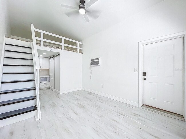 Building Photo - 1600 Pasadena Dr