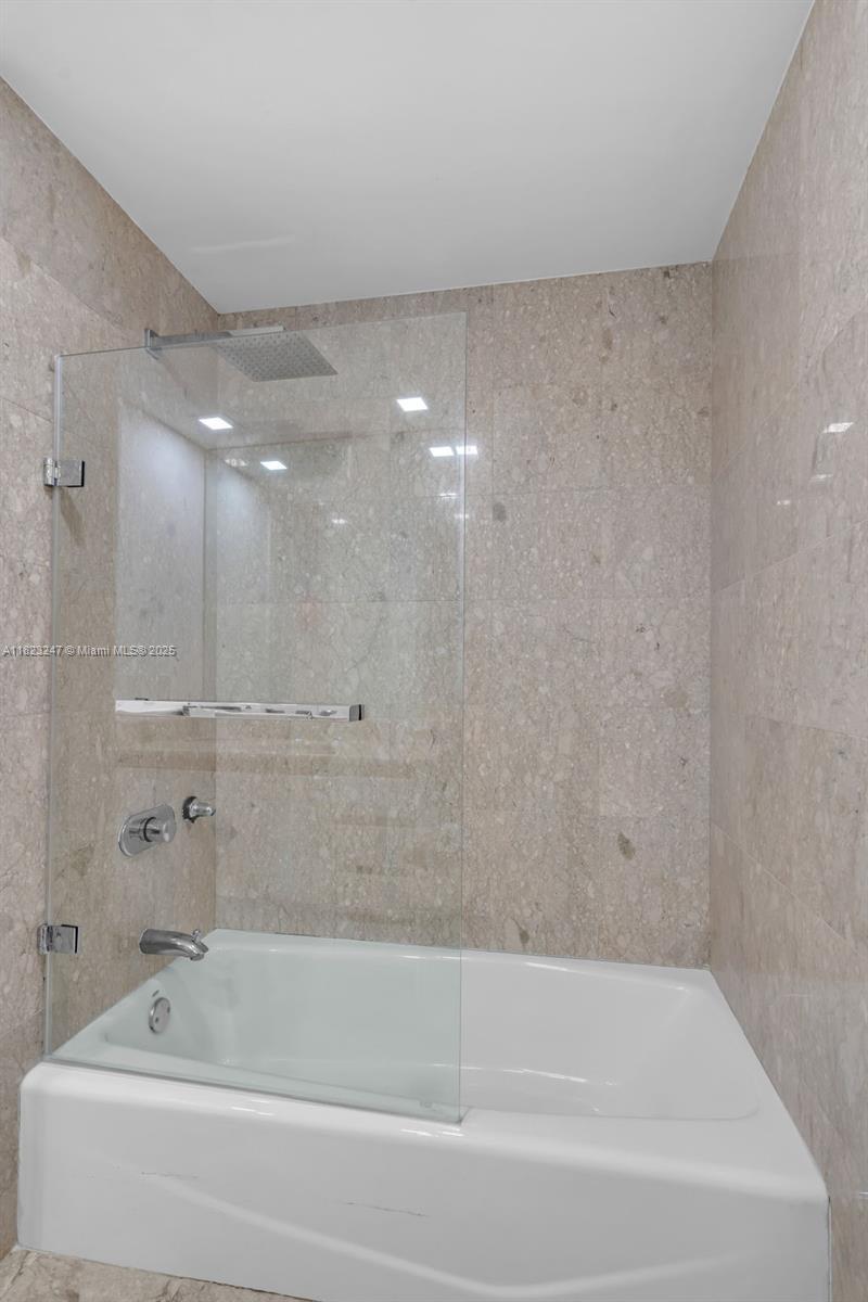 Building Photo - 1643 Brickell Ave