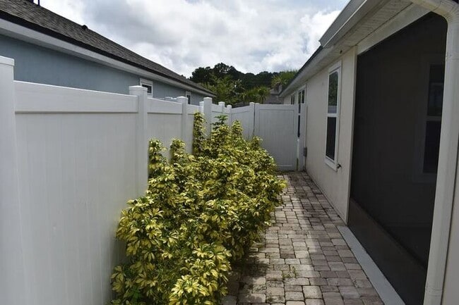 Building Photo - Beautiful 3BR 2BA Home w/ Stainless Kitchen • Fenced Yard in San Salito!