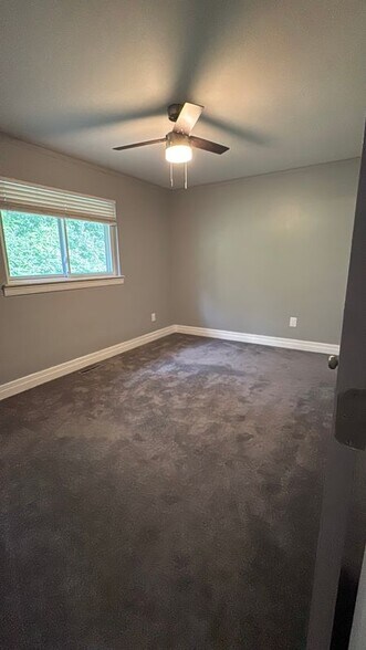 Building Photo - 5975 Beaufort Dr