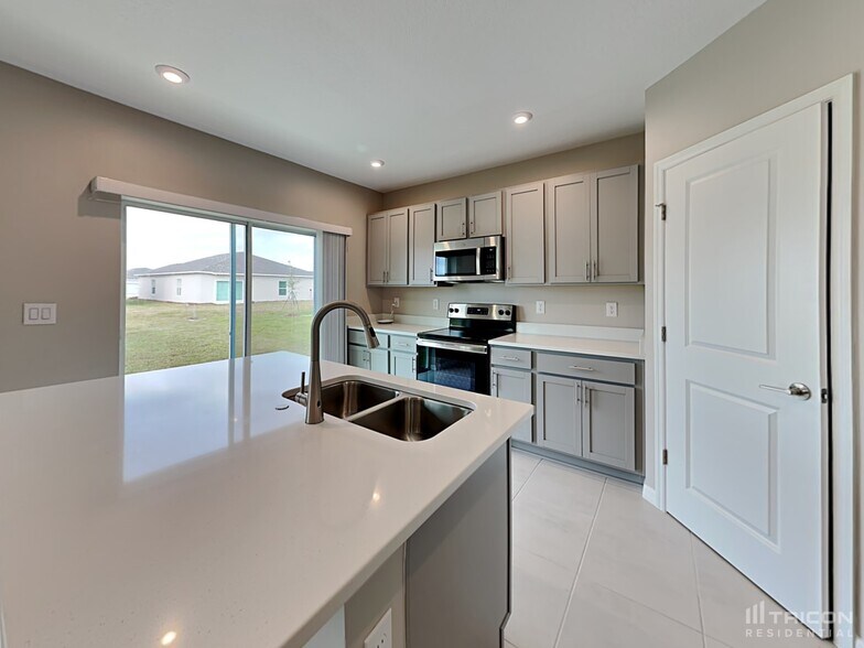 Building Photo - 212 Garnet Ave