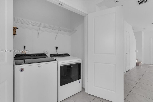 Building Photo - 540 NE 5th Terrace