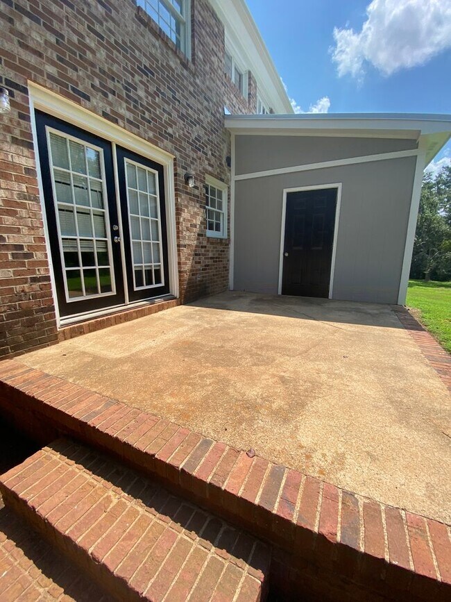 Building Photo - 100/102 Citation Ct