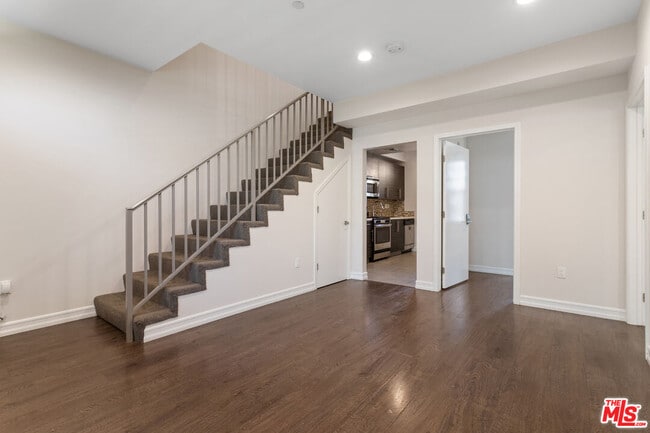 Building Photo - 2317 Scarff St