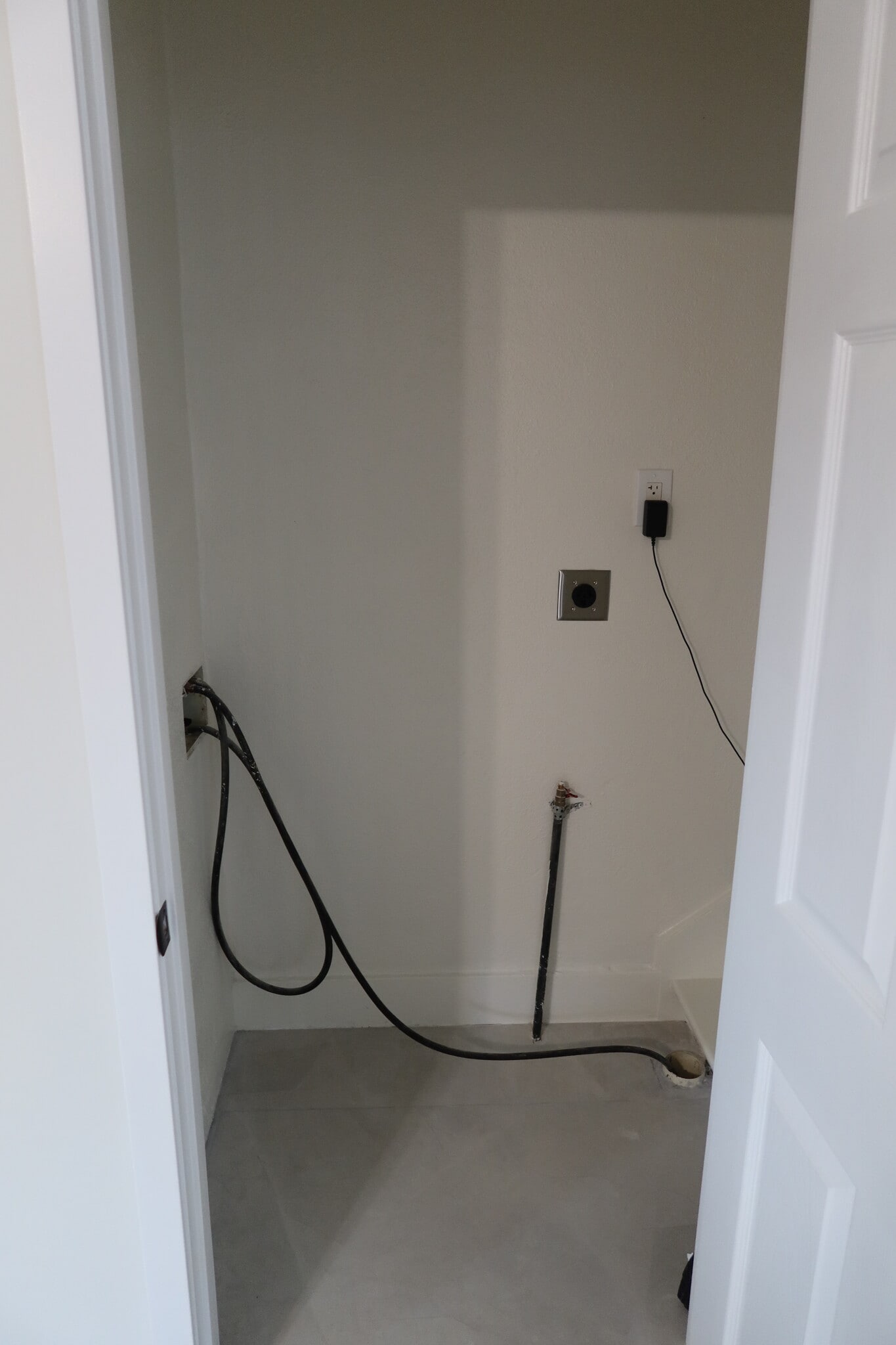 Building Photo - 537 W Milford St