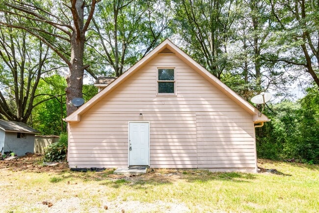Building Photo - 2502 Rosebud Rd