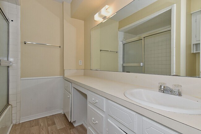 Building Photo - STANFORD.3406 A-B