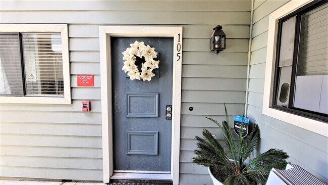 Primary Photo - 37168 Meadowbrook Common, Unit 105