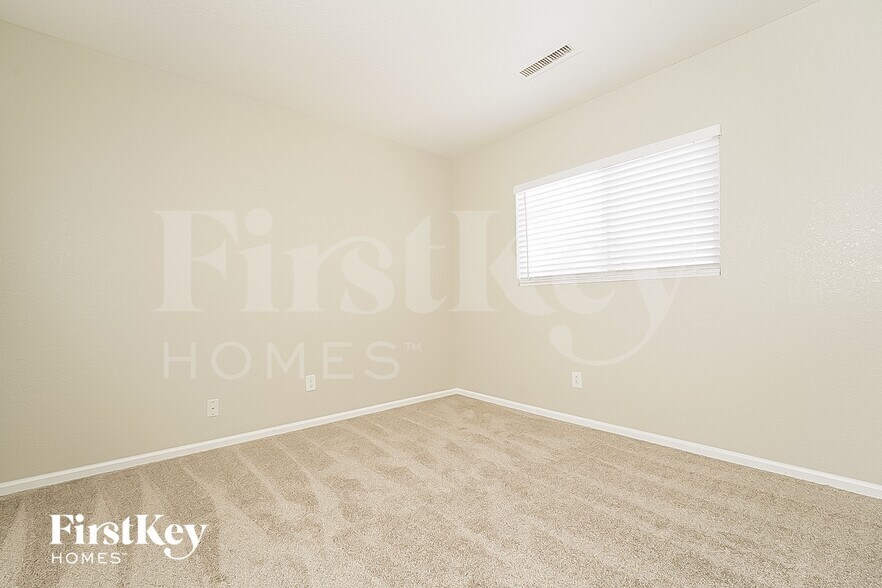 Building Photo - 61 Meadowlark Cir