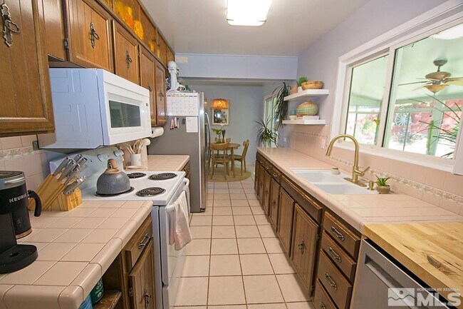 Building Photo - 50 Mayberry Dr