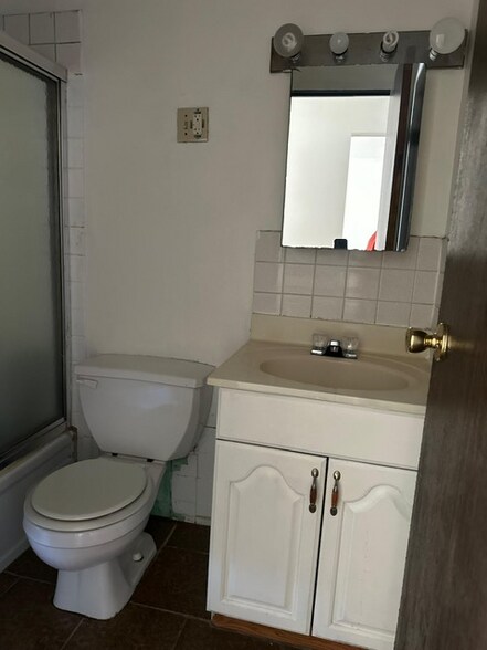 Building Photo - 363 Hawthorne Cir