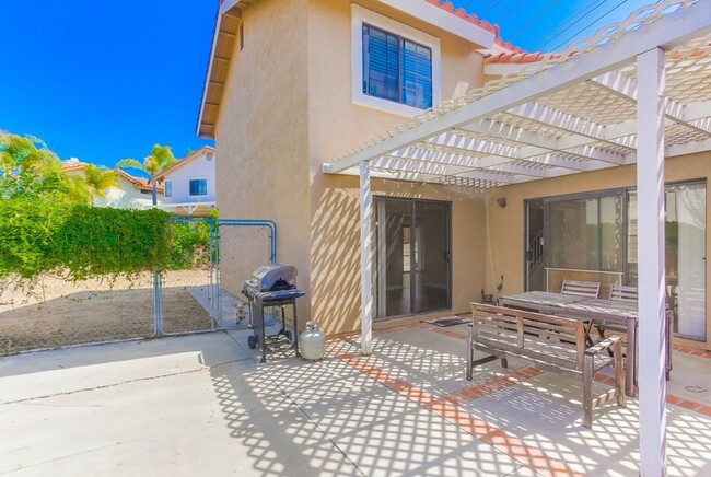 Building Photo - Charming Two Story 3 BR Home Available Mid June!