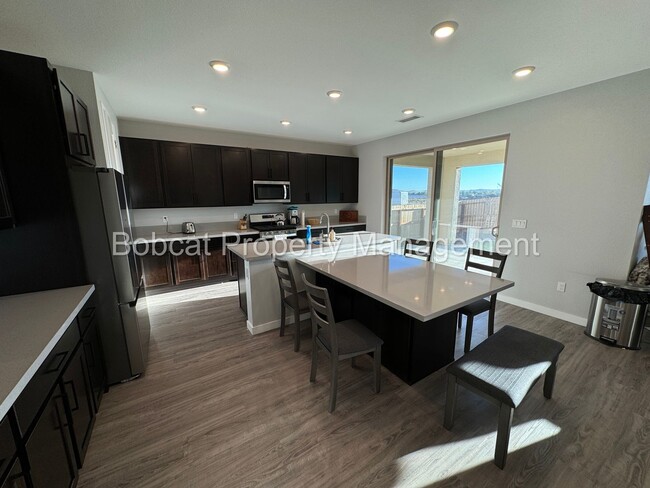 Building Photo - New Ryder Home Tons of Upgrades