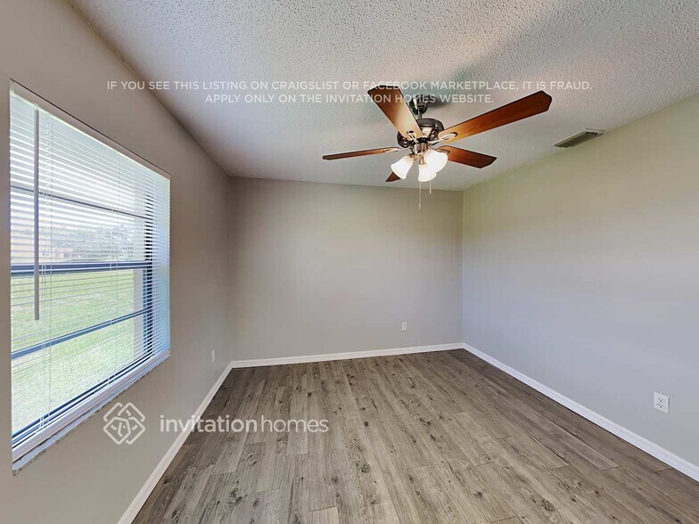 Building Photo - 234 Seasons Dr