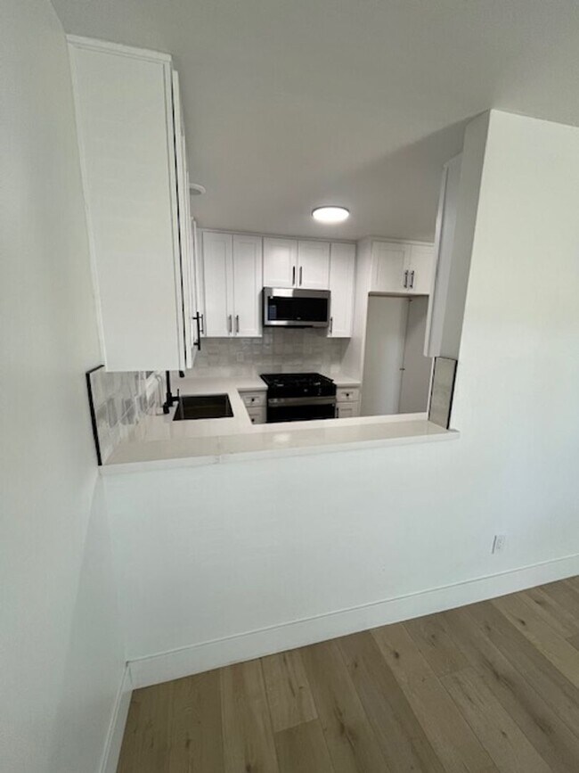 Building Photo - Ball Road Anaheim