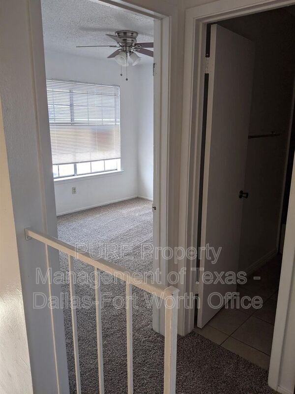 Building Photo - 901 S Mesquite B