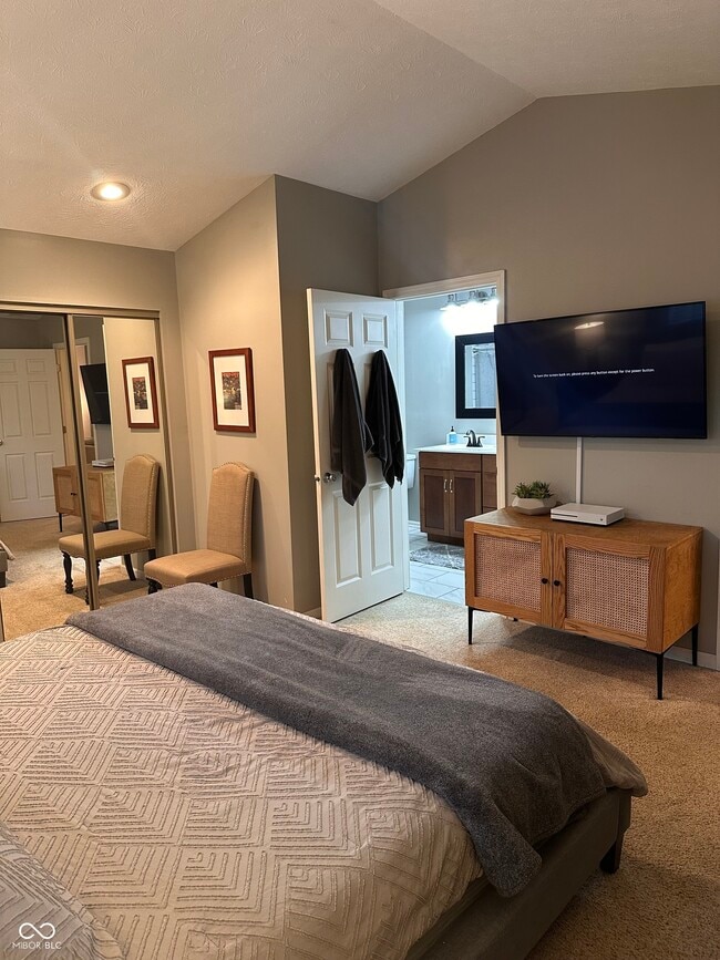 Building Photo - 9209 N Park Ave