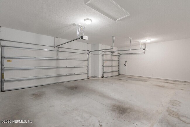 Building Photo - 1492 Autumn Pines Drive