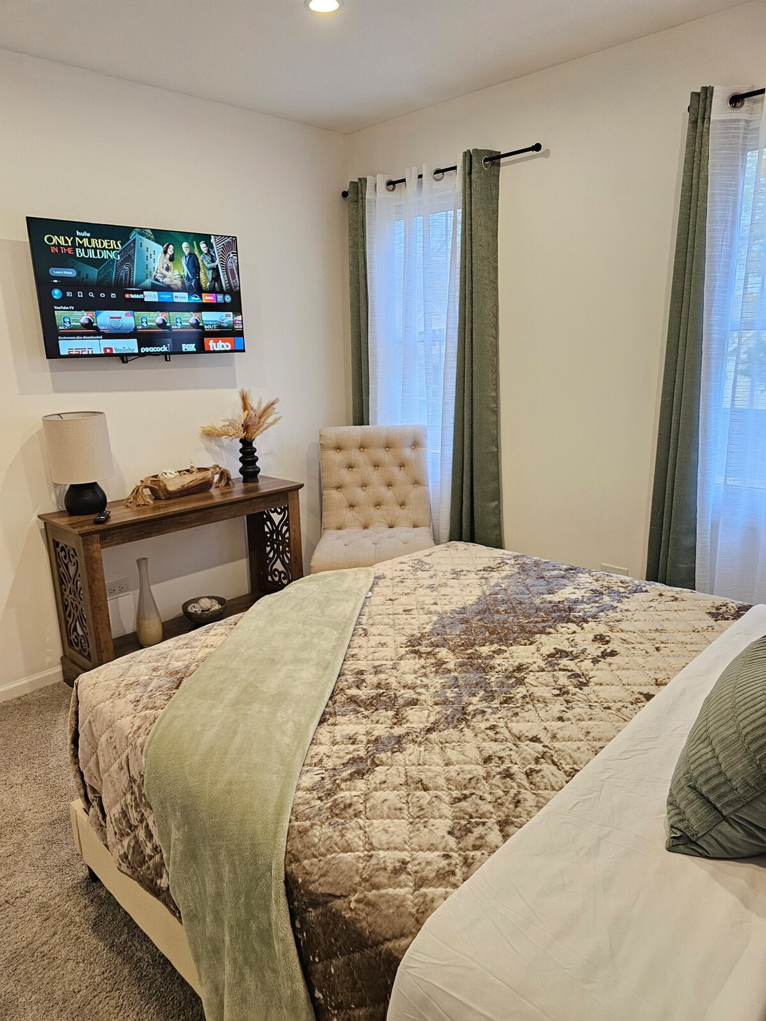 Building Photo - 6965 Bentley Dr