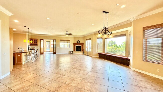 Building Photo - Amazing Location & Beautiful Country Livin...