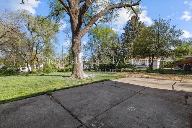 Building Photo - 1410 St Bernadette Ln