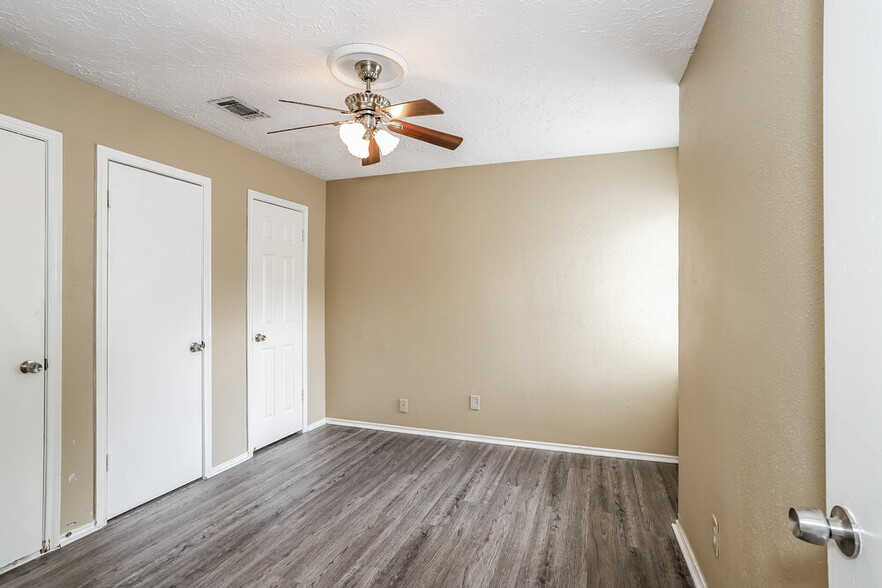 Building Photo - 6042 Beaconridge Dr